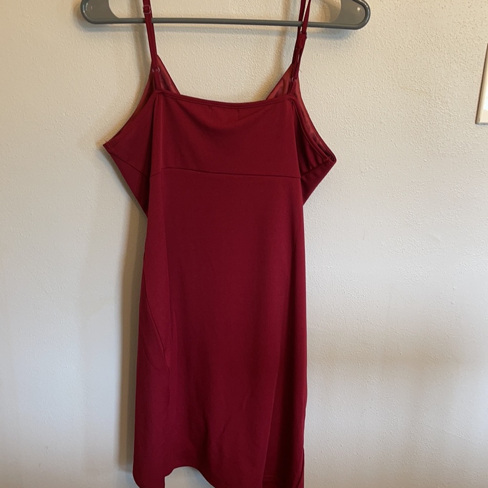 Red dress - Picture 3 of 3